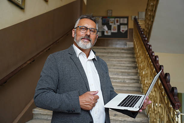 Senior Educational Technologist (Mid-Level)