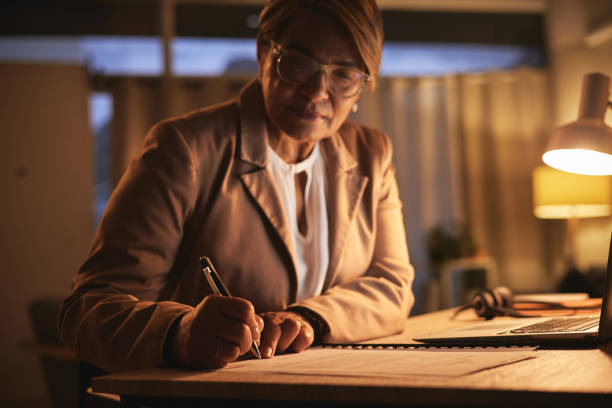 Senior Legal Researcher (Mid-Level)